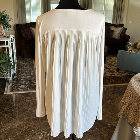 EUC, WHBM pleated tee S - Picture 2 of 8